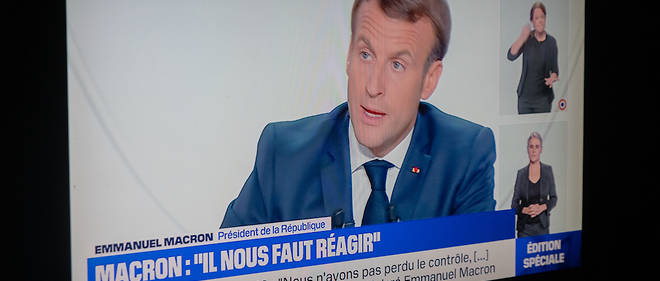 Interview televisee d'Emmanuel Macron du 14 octobre 2020 durant laquelle le chef de l'Etat a annonce de nouvelles mesures pour contrer la 2e vague de propagation du Sars-CoV-2 responsable du Covid-19, dont l'instauration d'un couvre-feu entre 21 heures et 6 heures dans les regions classees en zone d'alerte maximale (Paris, Lyon, Lille, Marseille) 
