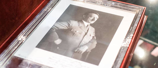 Une photo de Hitler, vendue lors d'une vente aux encheres en Allemagne, en novembre 2019. (Photo d'illustration)
