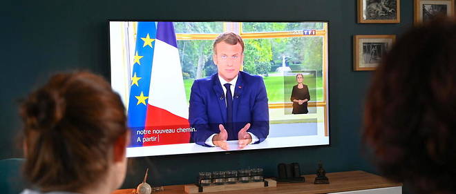 Emmanuel Macron annoncant mercredi soir le reconfinement de la France.
