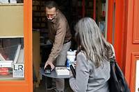 Tarifs postaux diminu&eacute;s pour les livres command&eacute;s en librairie, annonce Bachelot