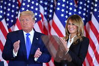 Donald Trump et son epouse apres un discours a la Maison Blanche au lendemain de l'election.

