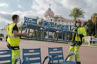 A Nice, controverse apr&egrave;s le retrait des chaises bleues de la Promenade des Anglais
