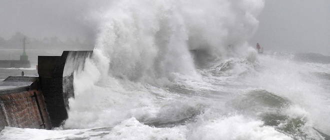 Meteo Cinq Departements Places En Alerte Orange Vagues Submersion Le Point