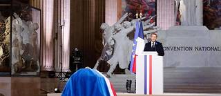 Emmanuel Macron présidait la cérémonie de panthéonisation de l'écrivain Maurice Genevoix le 11 novembre 2020.
