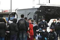 Environ 3.000 migrants &eacute;vacu&eacute;s d'un important campement &agrave; Saint-Denis