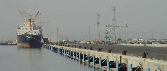 La base soudanaise offrira un emplacement supplementaire precieux pour les navires de guerre de la marine russe pour s'arreter et se ravitailler, ainsi que pour effectuer la maintenance.
