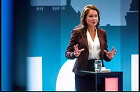 Diffusée au Danemark entre 2010 et 2013, « Borgen » expose les rouages de la démocratie danoise à travers l’exercice du pouvoir d’une femme politique centriste sur fond d’intrigues politiciennes.
