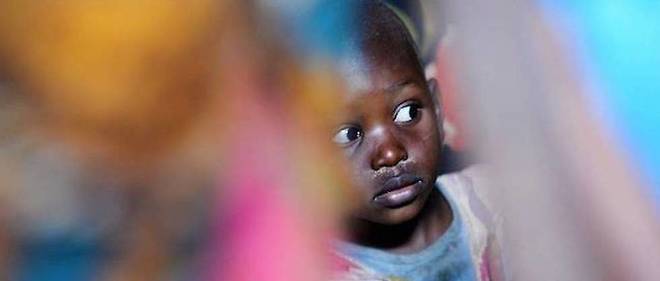 En Afrique, 500 millions de personnes, soit pres de 40 % de la population, ne peuvent pas prouver leur identite. A l'origine de cette realite : le phenomene des enfants fantomes.
