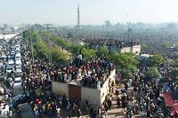 Pakistan: foule immense aux fun&eacute;railles d'un islamiste &agrave; l'origine de manifestations anti-fran&ccedil;aises