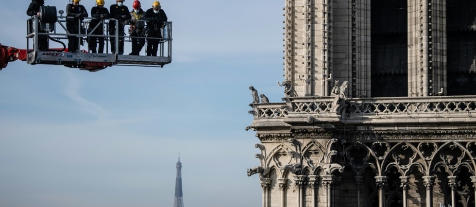 A Notre-Dame de Paris, l'echafaudage demonte, la restauration se prepare