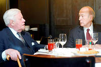 Valéry Giscard d'Estaing et Helmut Schmidt se rencontrent à Berlin le 24 janvier 2003.