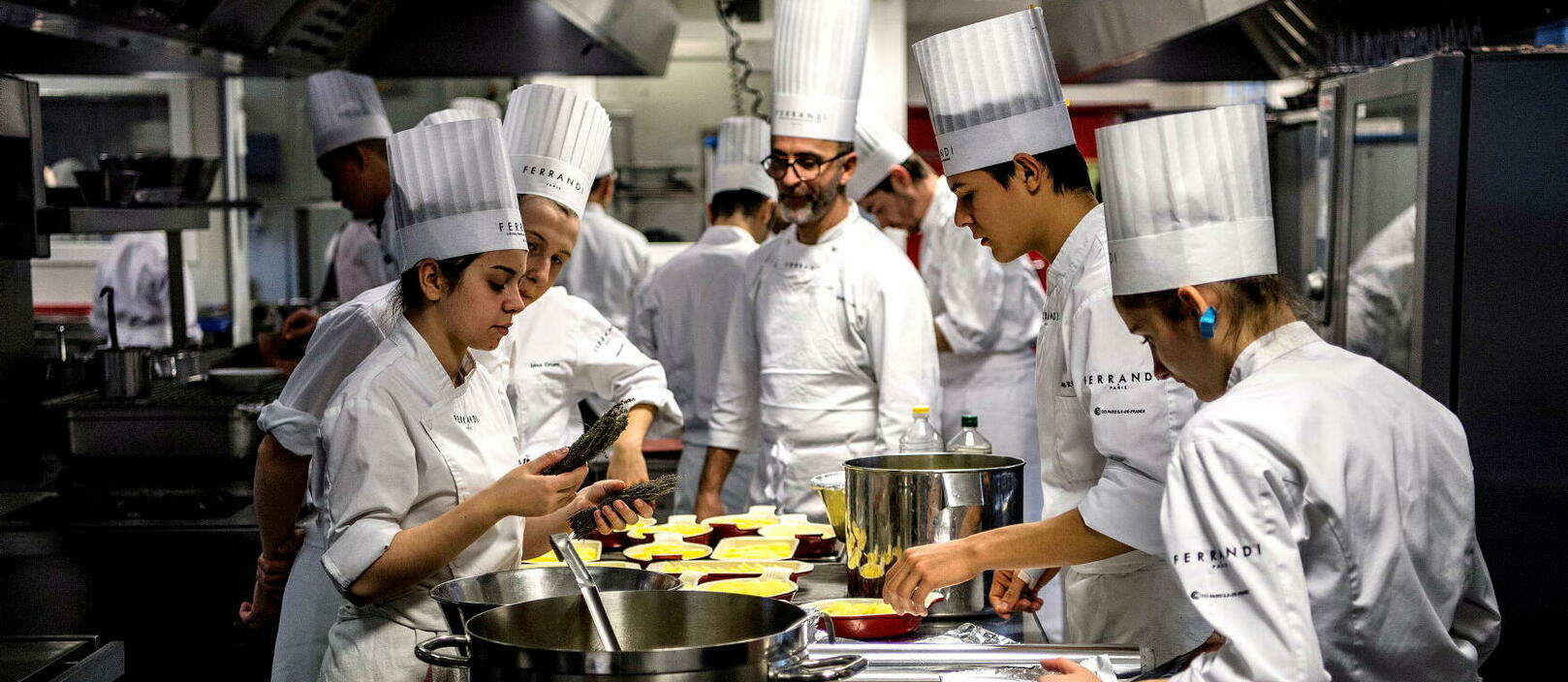 Le grand cours de cuisine FERRANDI: L'ecole francaise de gastronomie  (French Edition)