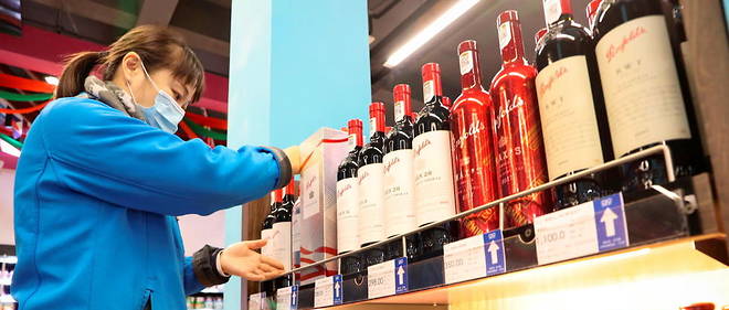 Vins australiens vendus a Nantong dans la province chinoise de Nantong. La Chine vient de relever ses tarifs douaniers sur les importations de vins australiens.
