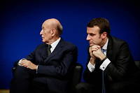 Valéry Giscard d'Estaing et Emmanuel Macron en 2014, à l'occasion de la 16 e  Journée du livre d'économie.
