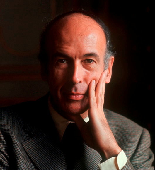 
        Portrait. Le president Valery Giscard d'Estaing, en 1974. Le 19 mai 1974, VGE bat Francois Mitterrand avec 50,81 % des suffrages contre 49,19 %.