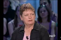 Ingrid Pedersen sur le plateau de << Tout le monde en parle >> en 2005.
