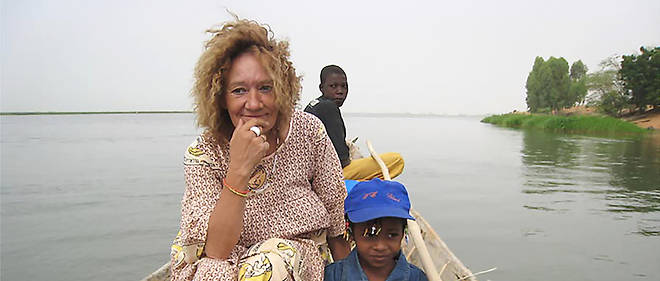 Nee a Bordeaux le 7 juillet 1945, Sophie Petronin avait eu << un declic>> en 1996 en se rendant avec une amie a Gao, a 1 200 kilometres au nord-est de la capitale malienne, Bamako.
