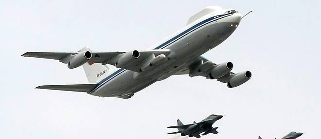 Le Kremlin s'inquiete d'un vol dans un avion prevu en cas de guerre nucleaire