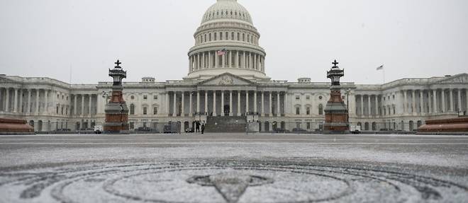 Avec le plan d'aide dans l'impasse, le Congres evite pour l'instant un "shutdown"