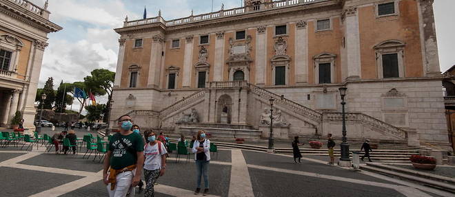 La place del Campidoglio, a Rome, en octobre. De nouvelles mesures de restrictions ont ete prises a la hate hier pour les fetes de fin d'annee.
