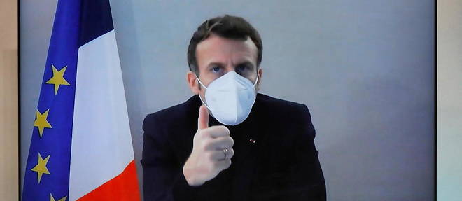Positif au coronavirus depuis jeudi 17 decembre, Emmanuel Macron est a l'isolement, mais continue de travailler a distance.
