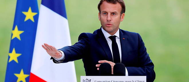 Emmanuel Macron hesite a remettre sa reforme des retraites sur la table avant 2022 tant elle a cristallise les oppositions. 
