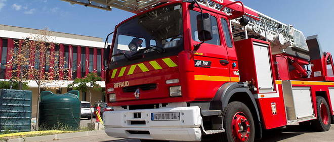 Beziers Les Pompiers Appeles A Cause De La Carte De Vœux D Un Depute Le Point