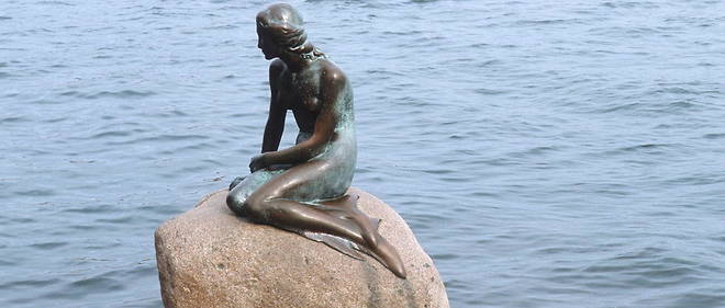 La statue de la petite sirene a Copenhague a perdu ses touristes.
