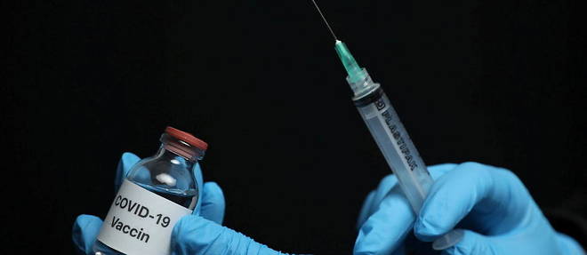 Dans la semaine du 28 decembre au 3 janvier, le vaccin contre le Covid-19 devrait etre deploye dans une vingtaine d'etablissements en France.
