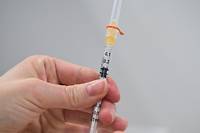 Vaccination Covid-19: le gouvernement cherche &agrave; reprendre la main
