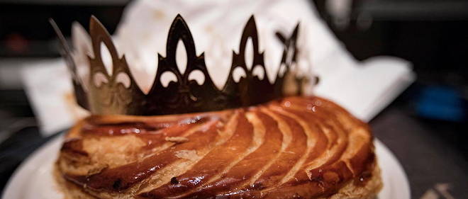 A Chamalieres (Puy-de-Dome), Jean Gouttiere, boulanger, fait gagner cinq petites couronnes en or a ses clients. (illustration)

