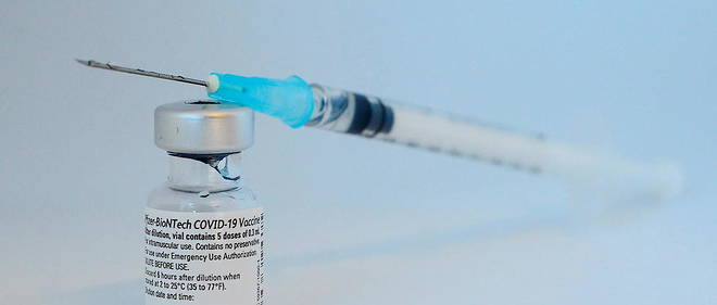 La quantite de doses disponibles est l'un des enjeux majeurs d'une strategie de vaccination contre le Covid-19 au niveau mondial.
