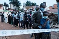 En Ouganda, scrutin sans internet pour un duel pr&eacute;sidentiel tendu