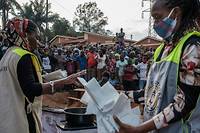Pr&eacute;sidentielle en Ouganda: Museveni en t&ecirc;te, Wine revendique la victoire