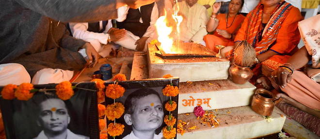 En Inde, de nombreux hindous venerent le meurtrier de Gandhi
