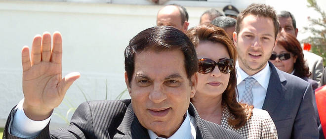 Selon l'ONG suisse Public Eye, le clan Ben Ali aurait fait transiter 320 millions de dollars (265 millions d'euros) par la place financiere de Geneve durant les annees 2000.
