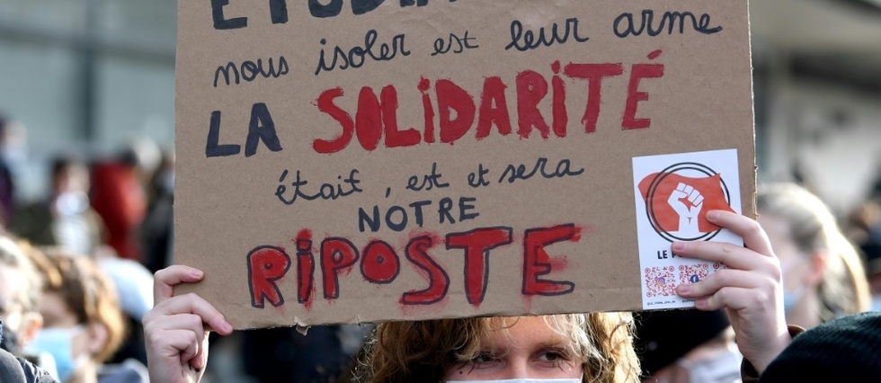 "On se sent abandonnes": des etudiants manifestent a travers la France