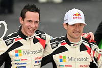 Sébastien Ogier et son copilote Julien Ingrassia (à gauche sur la photo) fêtent leur 7 e  titre mondial lors du rallye de Monza, le 6 décembre 2020. 
