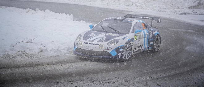 L'Alpine A110 de l'equipage Pierre Ragues (FRA), Julien Pesenti (FRA), ici au rallye de Monza en decembre dernier, participe avec 4 autres A110, a l'edition 2021 du Monte-Carlo. 
