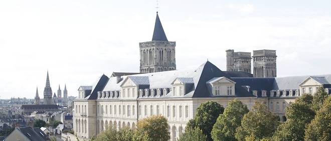 L'abbaye aux Dames de Caen, siege du conseil regional de Normandie. 
