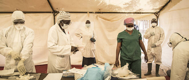 Covid-19 : campagne de detection du coronavirus a Dakar (Senegal), en avril 2020.
