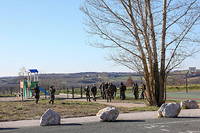 Des gendarmes de la section de recherches d'Albi, à Cagnac-les-Mines, le 19 janvier. Ici, au 