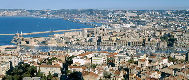 Pour les parents d'eleves, il ne faut pas chercher bien loin pour expliquer la presence des impacts de balles dans ce quartier de Marseille gangrene par le trafic de drogue (photo d'illustration).
