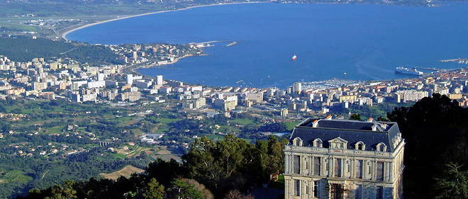 La Corse est en tete des destinations privilegiees par les Francais (illustration).
