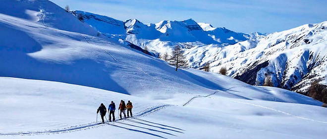 Randonnee en skis nordiques dans l'Ubaye (France).
