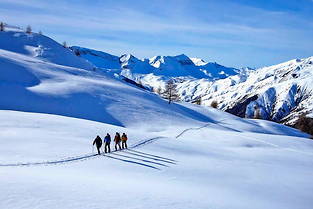 Randonnée en skis nordiques dans l’Ubaye (France).
