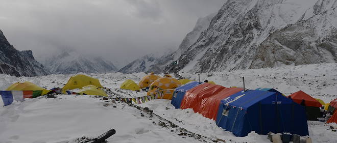 Camp de base du K2 au Pakistan, 5000 m, ou la premiere expedition commerciale a pris place, lors de la saison 2020-2021.
