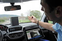Les voitures radars banalisées des gendarmes et policiers vont être cédées aux sociétés privées et à un seul conducteur qui sera simplement chargé de les conduire.
