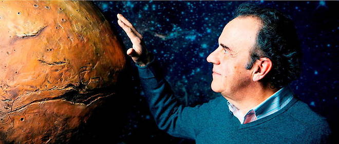 Francis Rocard, responsable de l'exploration du systeme solaire au Centre national d'etudes spatiales (Cnes), est un grand connaisseur de Mars et des missions martiennes. 
