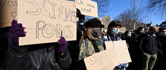 Des etudiantes et etudiants d'IEP manifestent devant Sciences Po a Strasbourg pour denoncer les violences sexuelles vendredi 12 fevrier. (Illustration)
